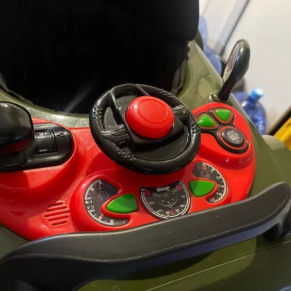 Jeep Wrangler Green and Black Walker - Picture 6 of 11